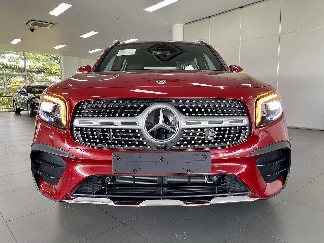 Mercedes-Benz GLB 200 AMG - Ảnh 2