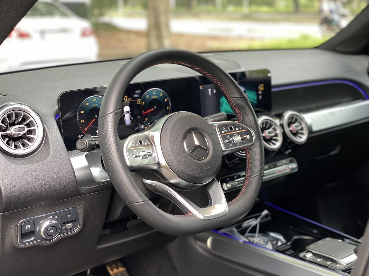 Mercedes-Benz GLB 200 AMG - Ảnh 5
