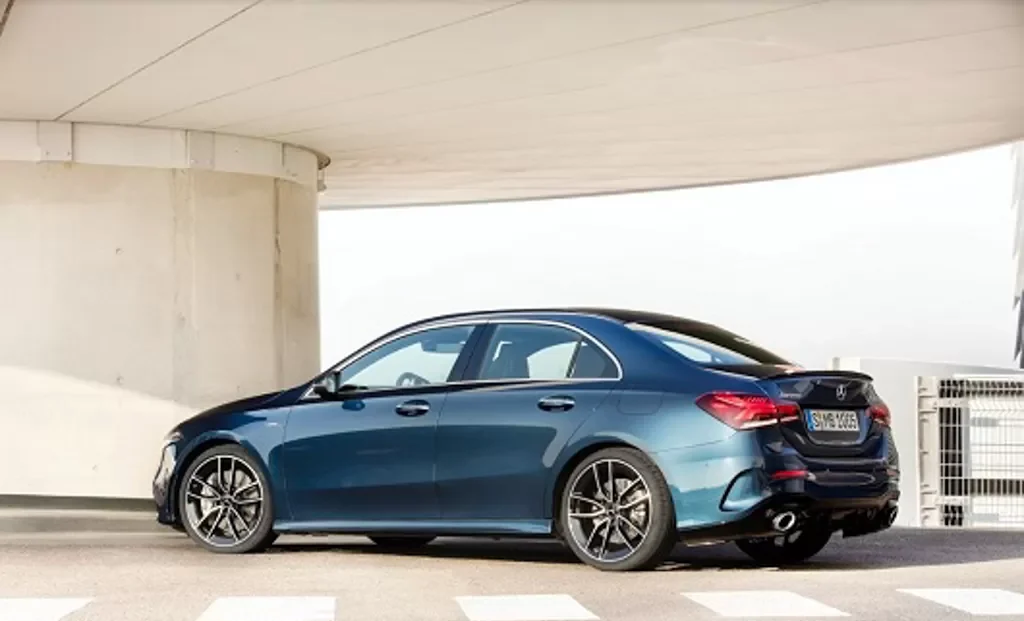 Mercedes-Benz A35 4matic - Ảnh 3