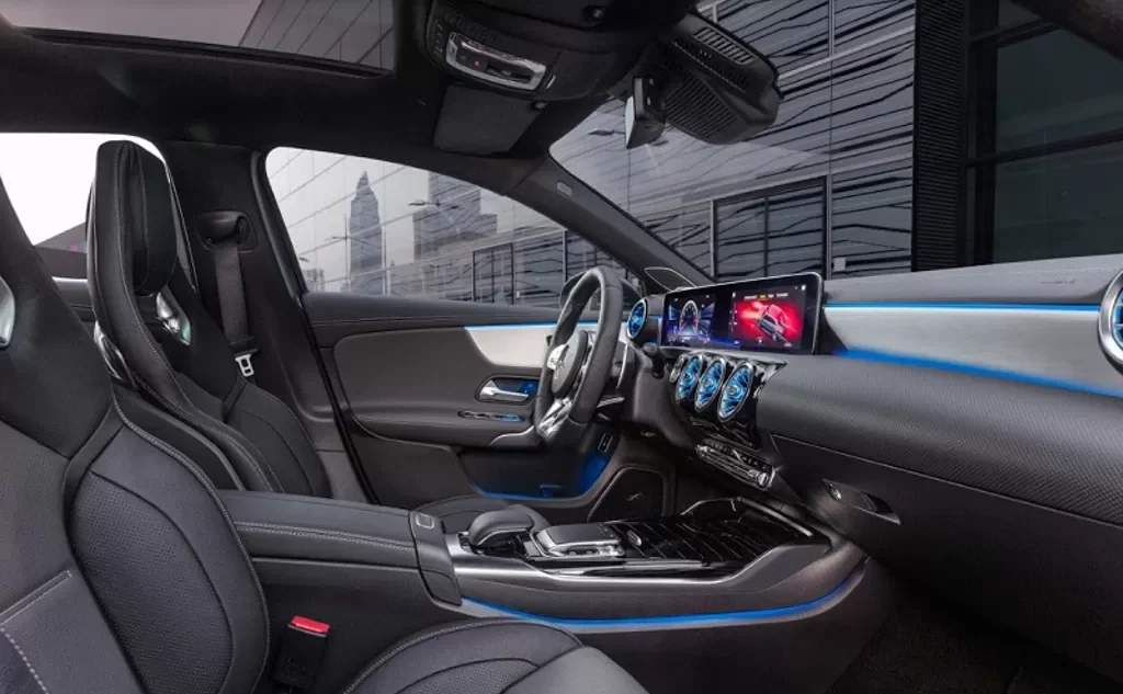 Mercedes-Benz A35 4matic - Ảnh 7