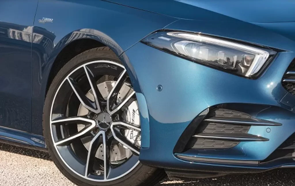 Mercedes-Benz A35 4matic - Ảnh 4