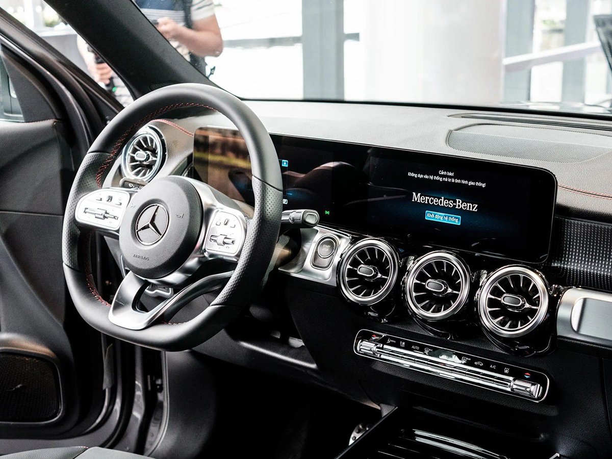 Mercedes EQB 250 SUV - Ảnh 5