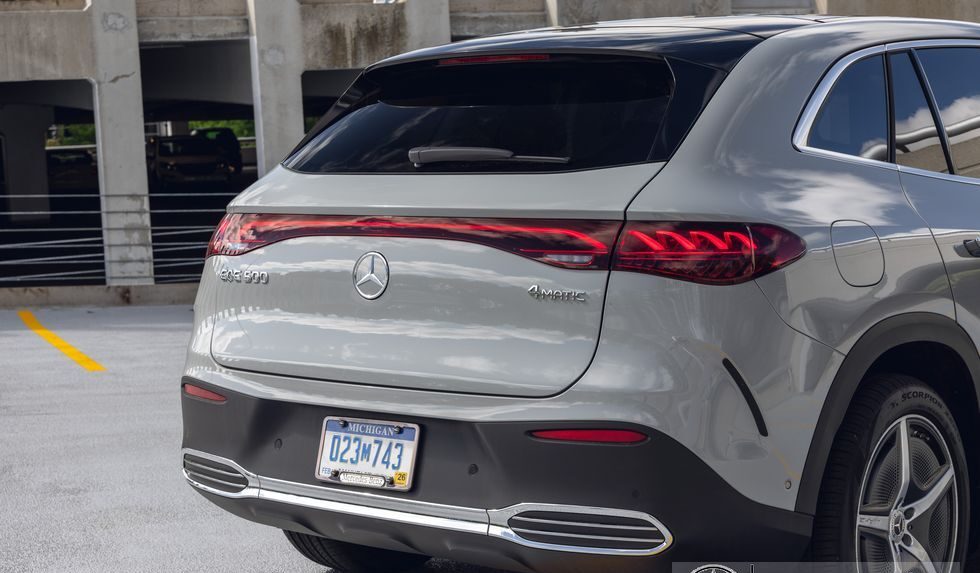 Mercedes EQE 500 SUV 2025 - Ảnh 4