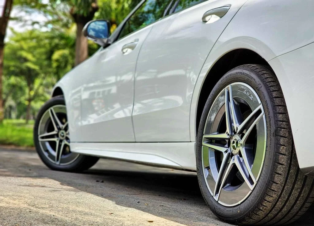 Mercedes-Benz C300 AMG V2 2025 - Ảnh 4