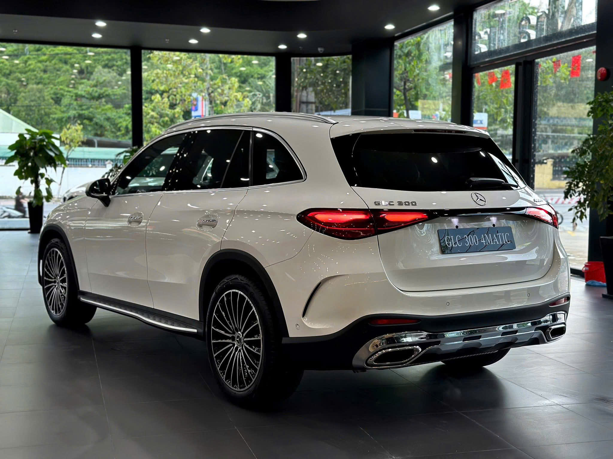 Mercedes-Benz GLC 300 4Matic V3 2026 - Ảnh 3
