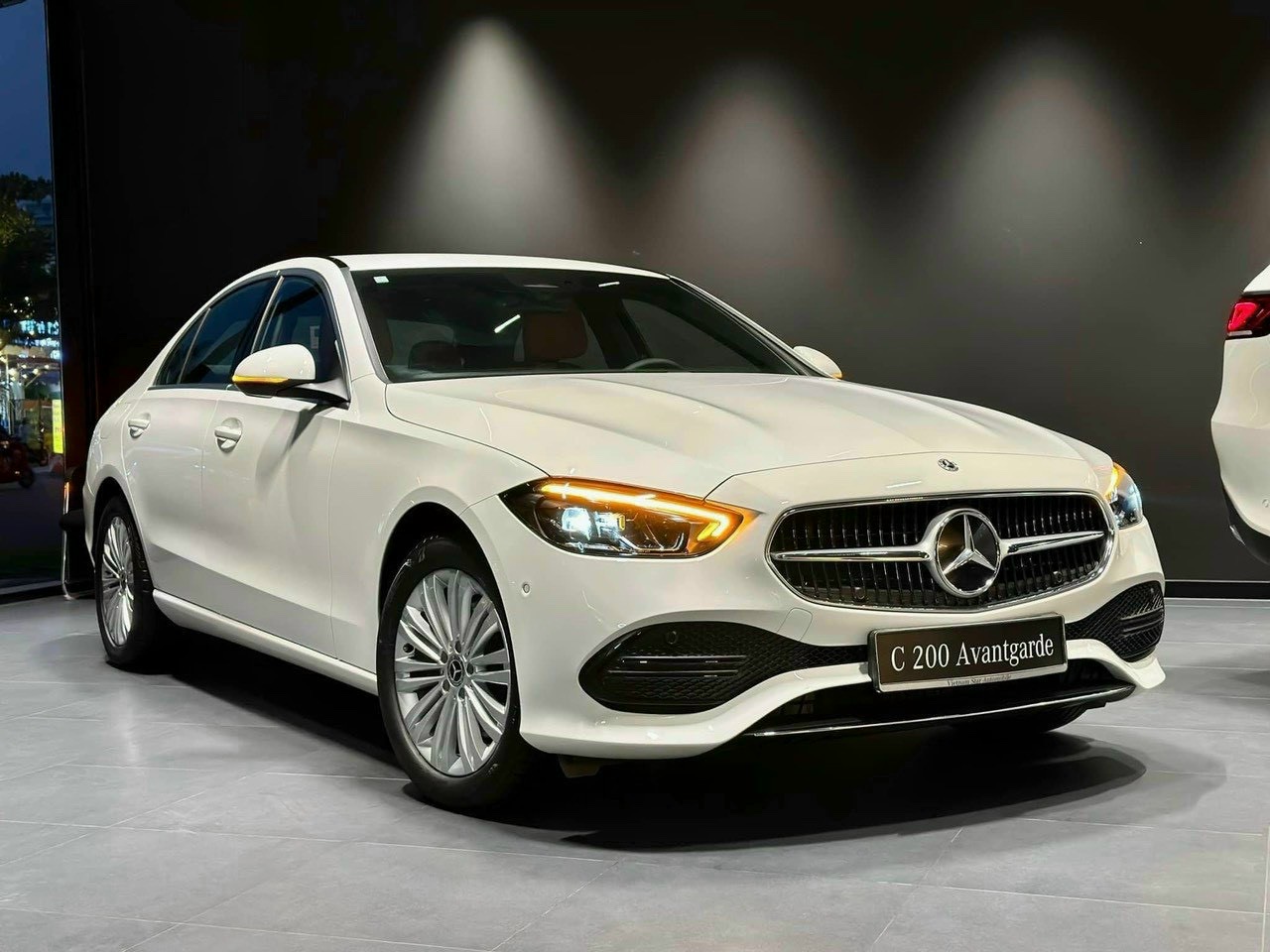 Mercedes-Benz C200 Avantgarde V2 2025 - Ảnh 11