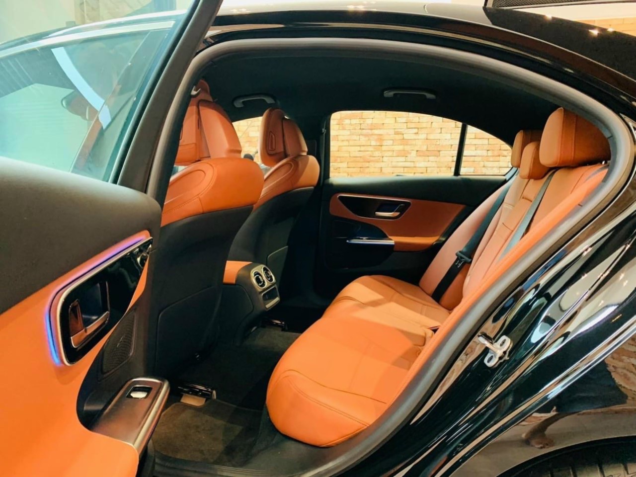 Mercedes-Benz C200 Avantgarde V2 2025 - Ảnh 2
