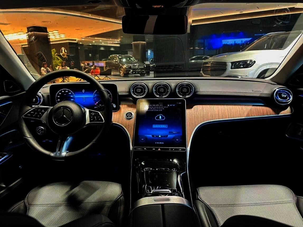 Mercedes-Benz C200 Avantgarde Plus V2 - Ảnh 4