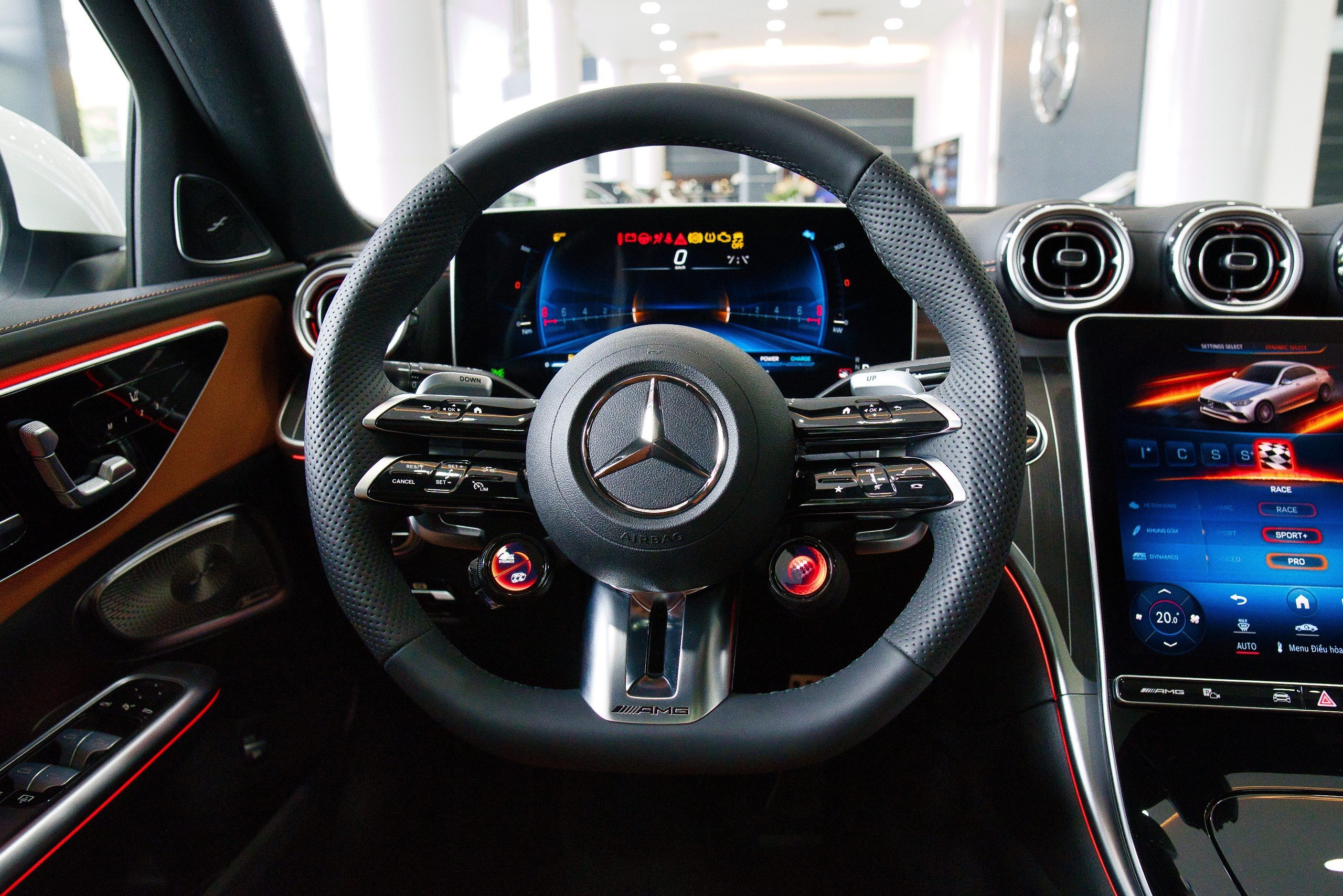 Mercedes-Benz-AMG C43 4MATIC - Ảnh 4