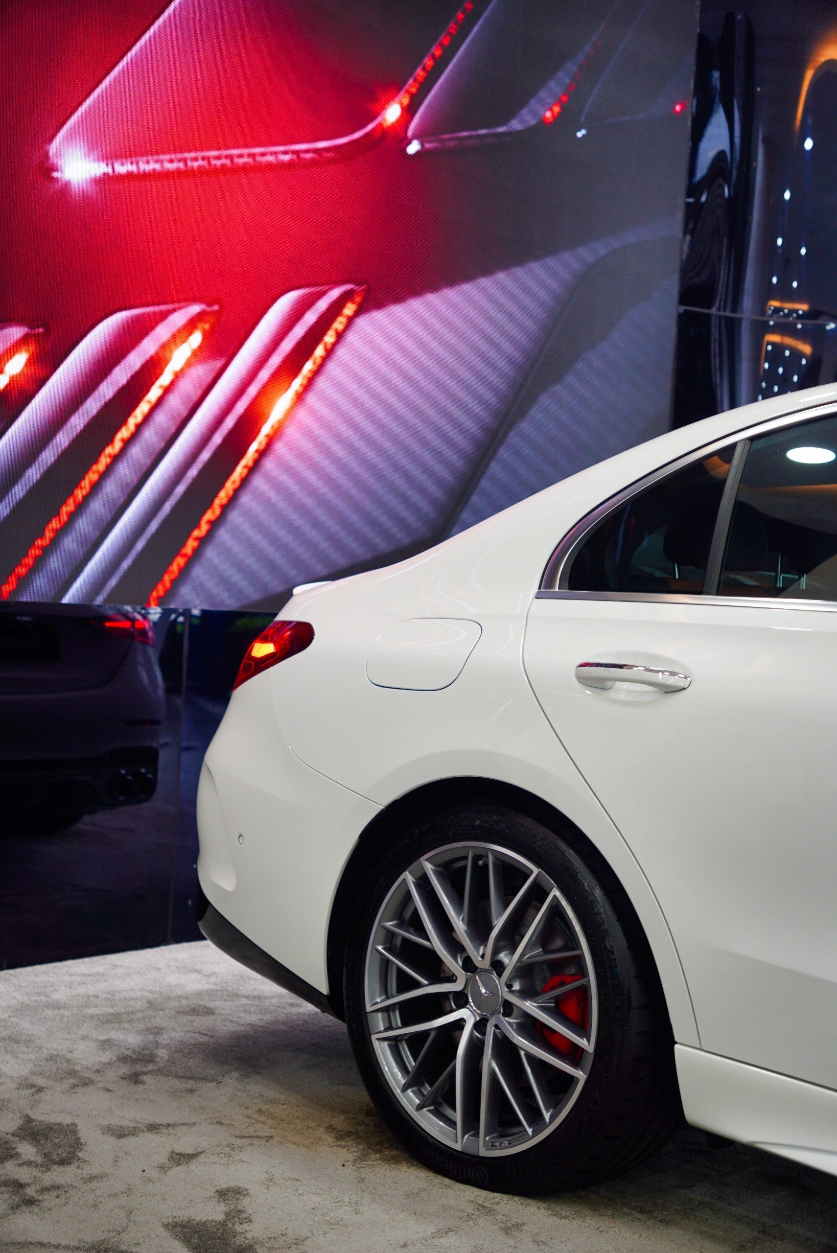 Mercedes-Benz-AMG C43 4MATIC - Ảnh 8